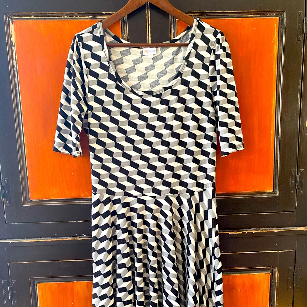 Geometric LulaRoe Nicole dress size L